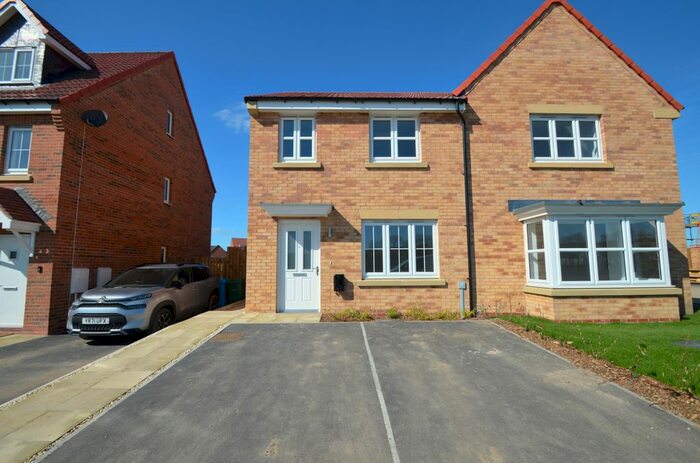 3 Bedroom Semi-Detached House To Rent In Awsworth Place, Bircotes, Doncaster, DN11