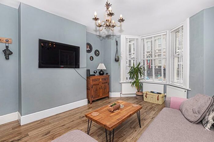 1 Bedroom Flat For Sale In Clouds Hill Road, Bristol, BS5