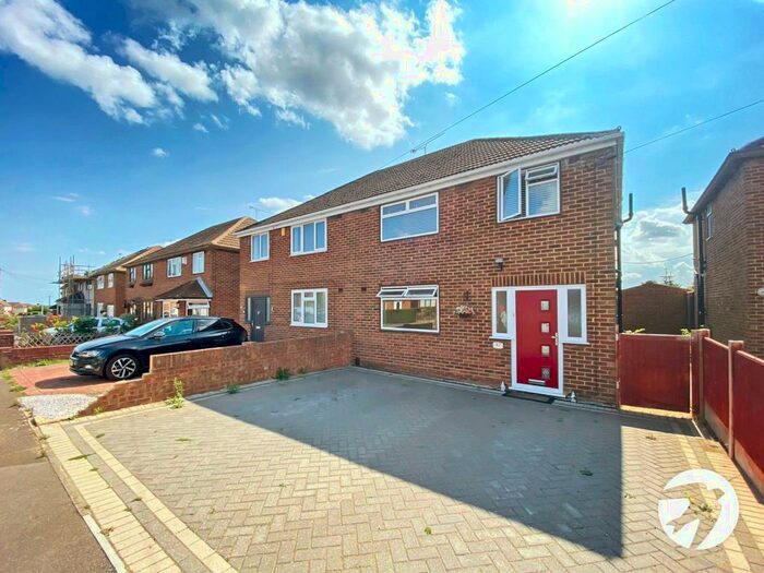 3 Bedroom Semi-Detached House To Rent In Lilac Road, Rochester, Kent, ME2