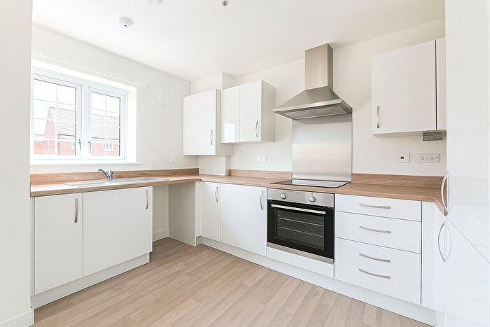 1 Bedroom Maisonette For Sale In Farley Grove, Exeter, Devon, EX1