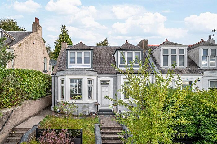 3 Bedroom Flat For Sale In Rose Street, Dunfermline, KY12