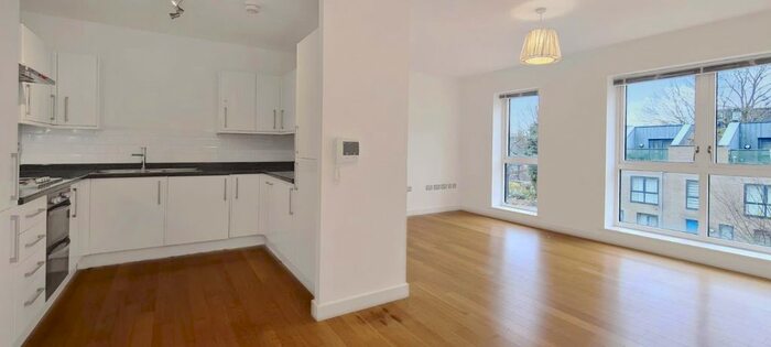 2 Bedroom Flat To Rent In Greenbanks Close, London SE13