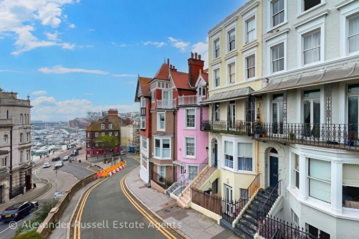 2 Bedroom Flat For Sale In Albion Hill, Ramsgate, CT11