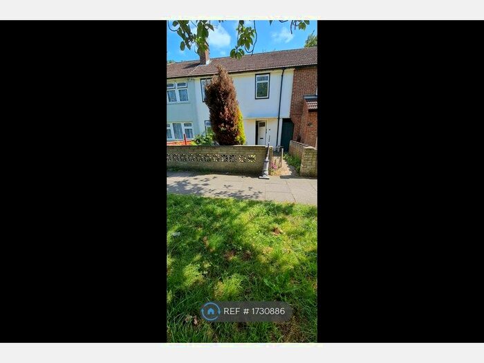 4 Bedroom Terraced House To Rent In Sheringham Avenue, Romford, RM7