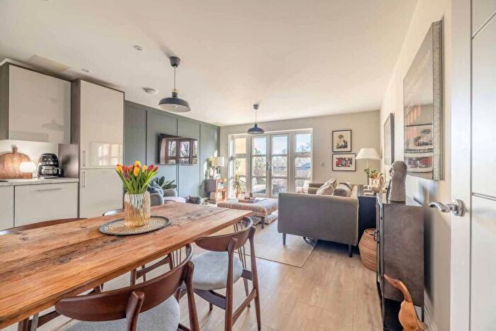 1 Bedroom Apartment For Sale In Amber Place, Maidenhead, SL6