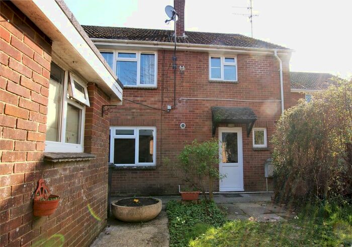 2 Bedroom Flat To Rent In Factory Road, Poole, Dorset, BH16