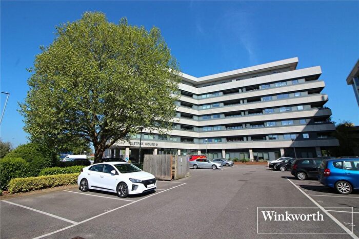 2 Bedroom Flat For Sale In Elstree Way, Borehamwood, Hertfordshire, WD6