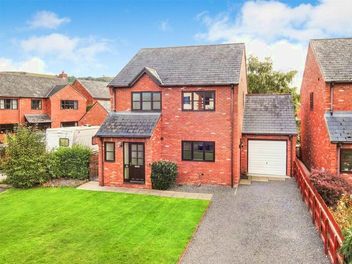 3 Bedroom Detached House For Sale In Cae Dafydd, Meifod, Powys, SY22