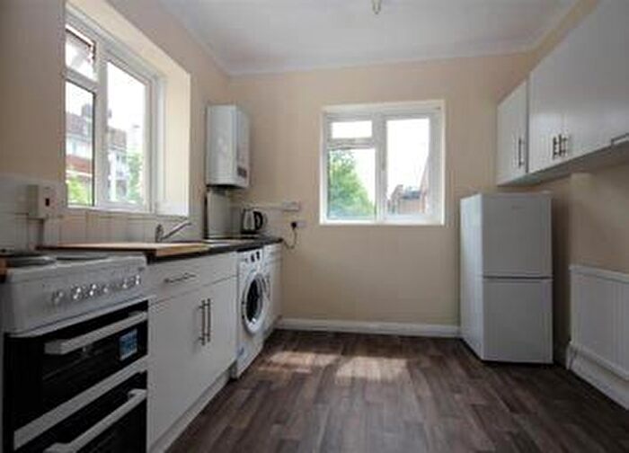 2 Bedroom Flat To Rent In Goodson Road, Harlesden, NW10