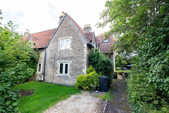 2 Bedroom Semi-Detached House To Rent In Rodden Road, Frome, BA11