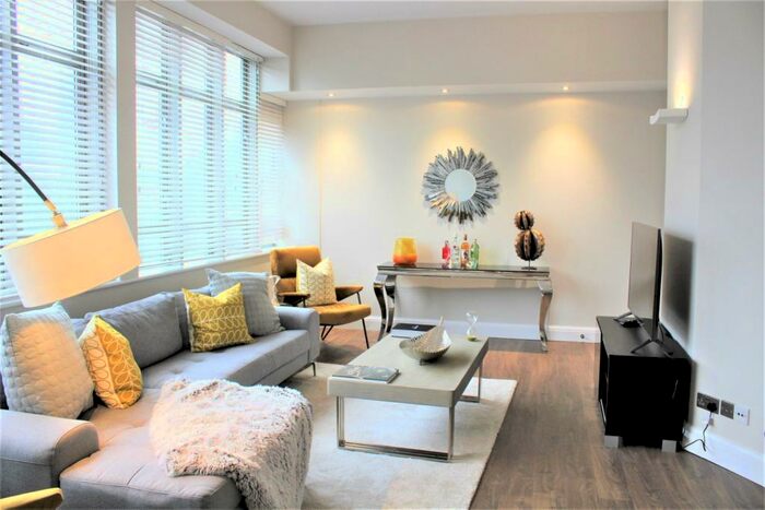 2 Bedroom Apartment To Rent In Lawrence House, City Road, Clerkenwell, London, EC1V