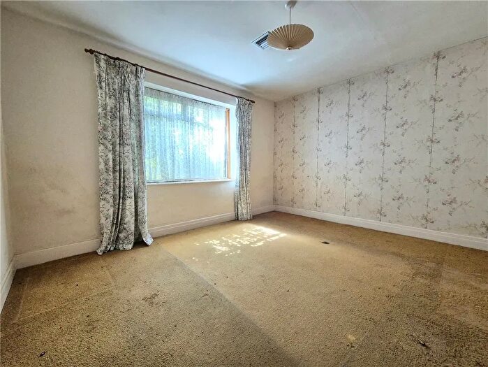 2 Bedroom Bungalow To Rent In West Drayton Road, Uxbridge, UB8