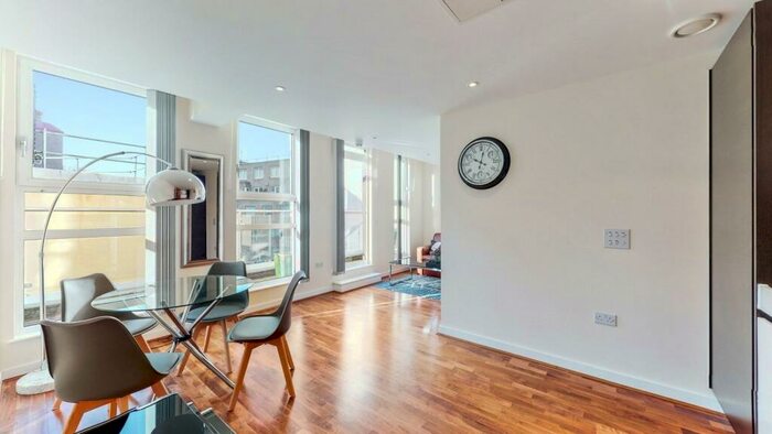 1 Bedroom Apartment To Rent In Lambs Passage, EC1Y