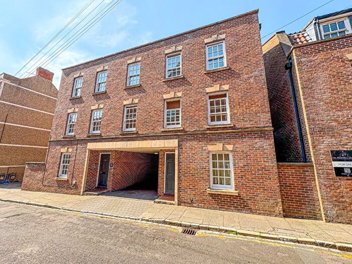 1 Bedroom Flat To Rent In Admiral Blake Court, Blake Street, Bridgwater, TA6