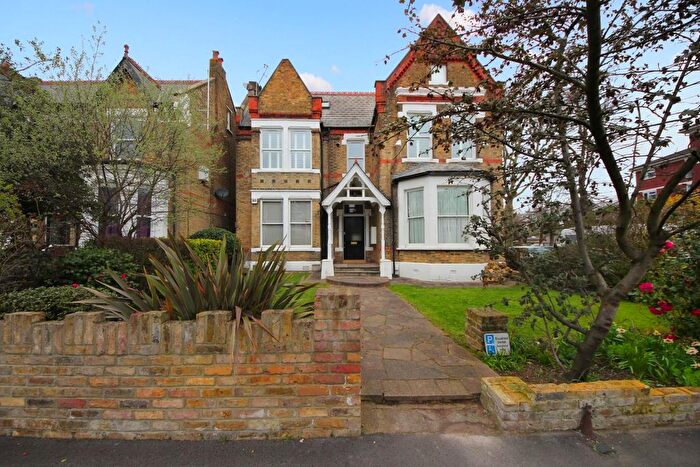 2 Bedroom Flat To Rent In Gordon Road, London, W5