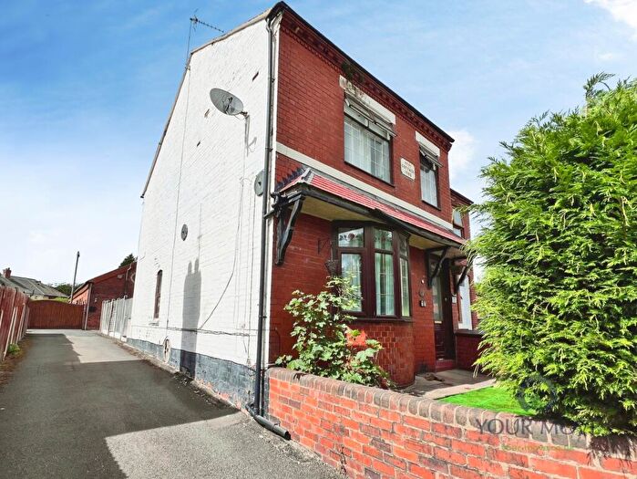 4 Bedroom Semi Detached House For Sale In Queens Road, Tipton, West Midlands, DY4
