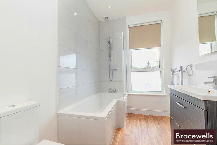 2 Bedroom Flat To Rent In Priory Road, London, N8