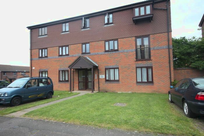 1 Bedroom Flat To Rent In Woodfall Drive, Crayford, DA1