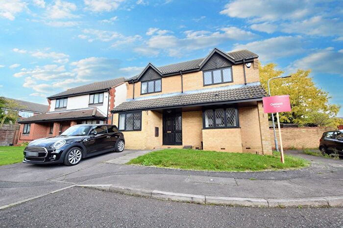 4 Bedroom Detached House For Sale In Carrick Drive, Ilford, IG6