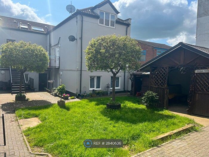1 Bedroom Flat To Rent In Lathwell Court, Luton, LU2