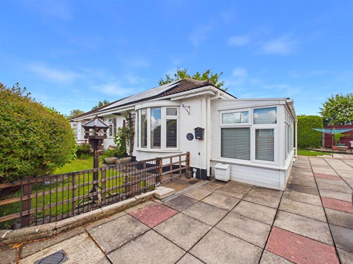 2 Bedroom Semi-Detached Bungalow For Sale In Bray Avenue, Trusthorpe, LN12