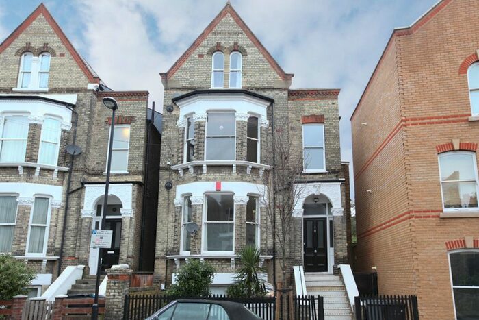 1 Bedroom Flat To Rent In St. Saviour's Road, London, SW2