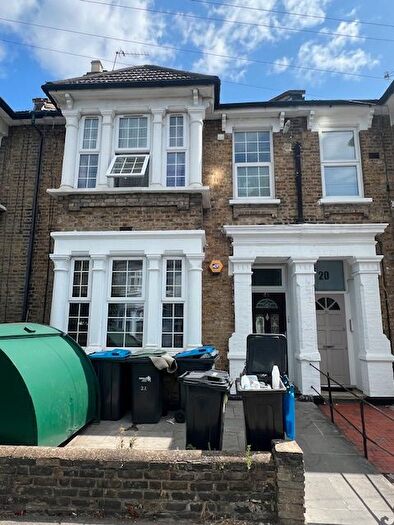 3 Bedroom Maisonette To Rent In London, N9