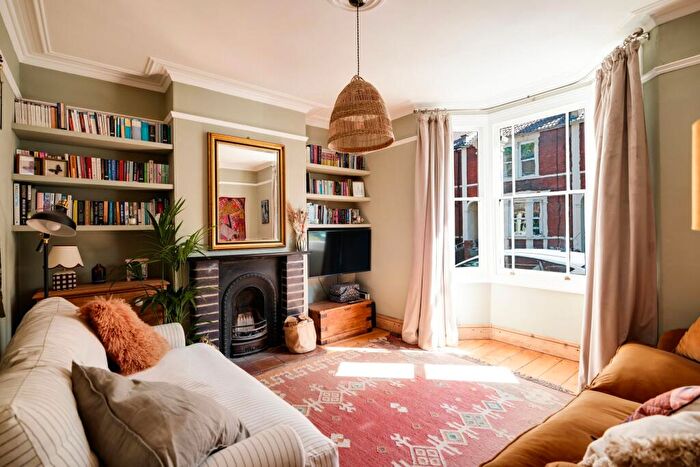 2 Bedroom Terraced House For Sale In Rosebery Avenue, Bristol, BS2