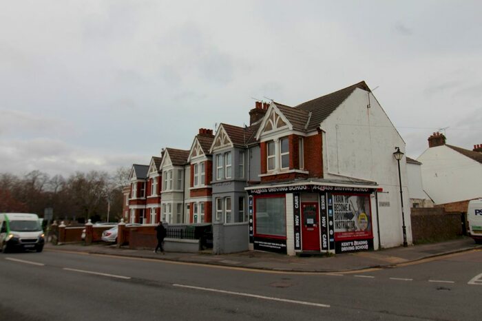 1 Bedroom Flat To Rent In Canterbury Street, Gillingham, Kent, ME7