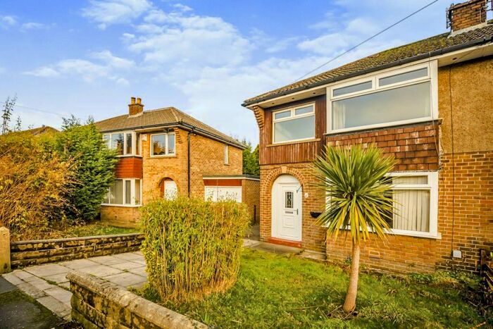 3 Bedroom Semi-Detached House To Rent In Thorpe Green Drive, Golcar, Huddersfield, West Yorkshire, HD7