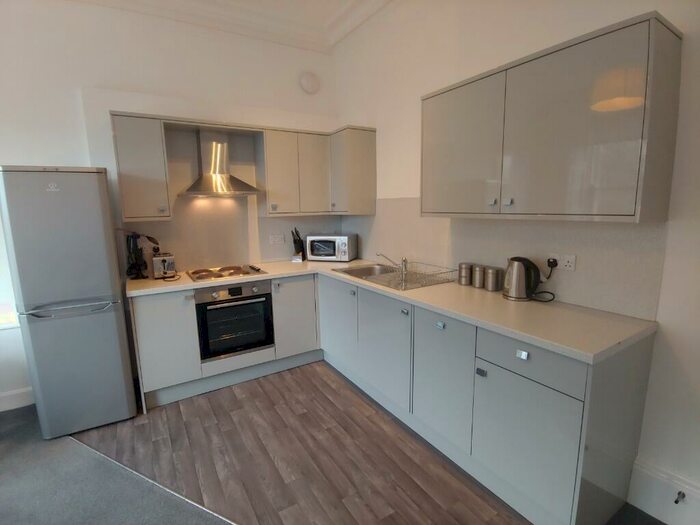 3 Bedroom Flat To Rent In Leven Street, Tollcross, Edinburgh, EH3