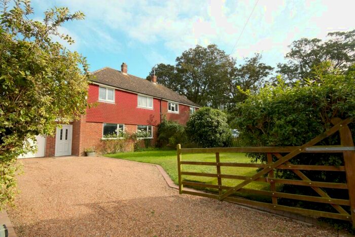 3 Bedroom Semi-Detached House For Sale In Sycamore Cottages, Selling, Faversham, ME13