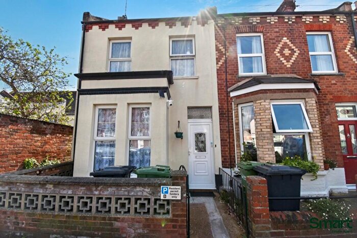 3 Bedroom End Of Terrace House For Sale In Clarence Road, Exeter, EX4