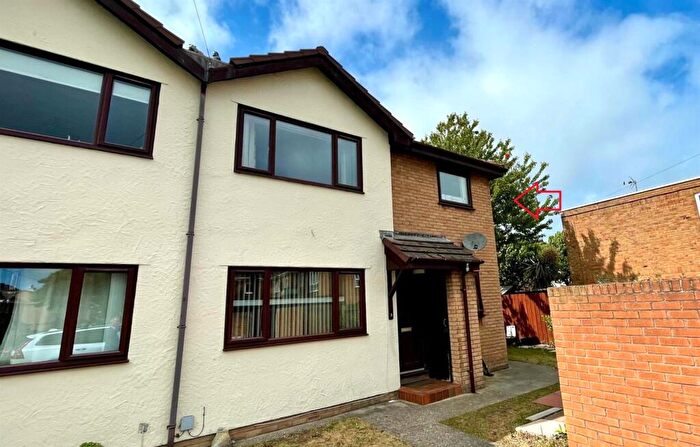 2 Bedroom Apartment For Sale In Clarence Road, Craig Y Don, Llandudno, LL30