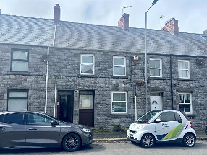 2 Bedroom Flat To Rent In Top Flat (B), Priory Road, Milford Haven, Sir Benfro, SA73