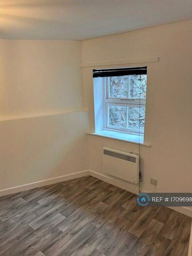 1 Bedroom Flat To Rent In Well Street, Rhuthun, LL15