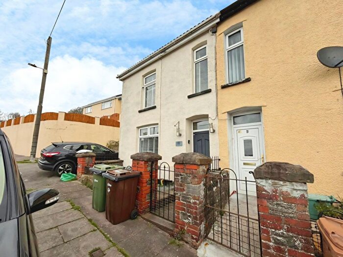 3 Bedroom End Terrace House To Rent In James Terrace, Hengoed, CF82