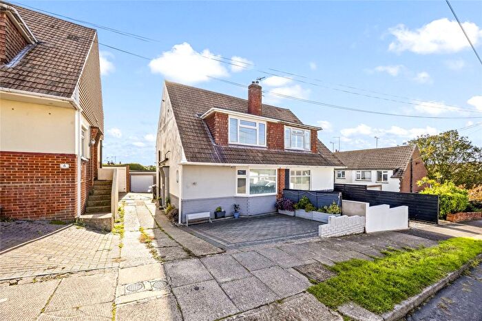 3 Bedroom Semi-Detached House For Sale In Hawthorn Way, Portslade, Brighton, East Sussex, BN41