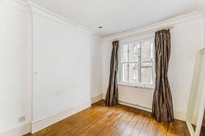 2 Bedroom Flat For Sale In Gordon Place, London, W8