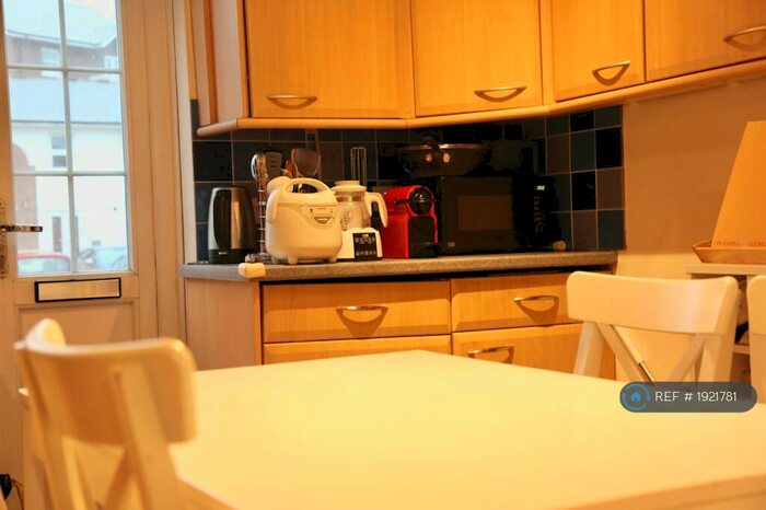 2 Bedroom Terraced House To Rent In Francis Close, London, E14