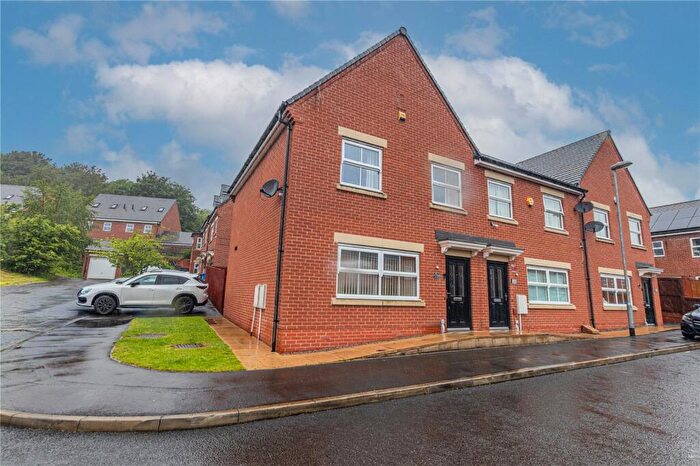 3 Bedroom End Of Terrace House For Sale In Drew Avenue, Rochdale, Greater Manchester, OL11