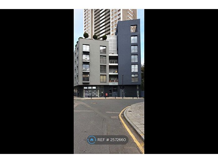 2 Bedroom Flat To Rent In Hall Street, London, EC1V