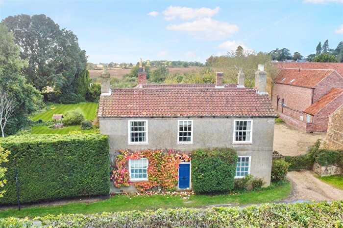 6 Bedroom Detached House For Sale In Low Road, Barrowby, NG32