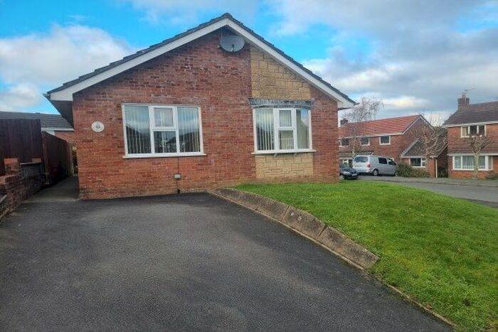 2 Bedroom Detached House To Rent In Squirrel Walk, Abertawe, SA4