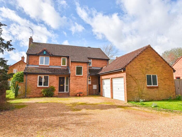 4 Bedroom Detached House For Sale In West End, Bugbrooke, NN7
