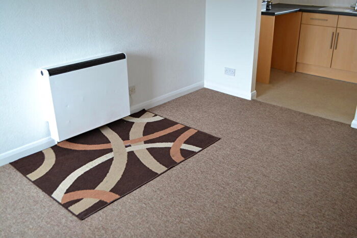 2 Bedroom Flat To Rent In Central Yeovil, Somerset, BA20