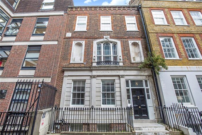 1 Bedroom Flat For Sale In Warwick Court, London, WC1R