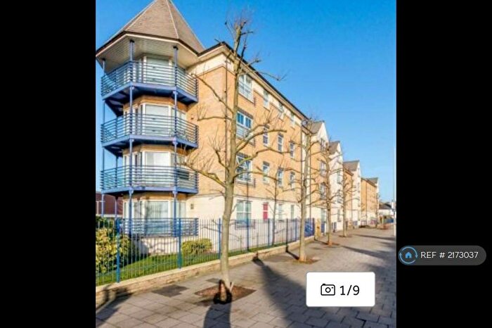 2 Bedroom Flat To Rent In Richmond Road, Kingston Upon Thames, KT2