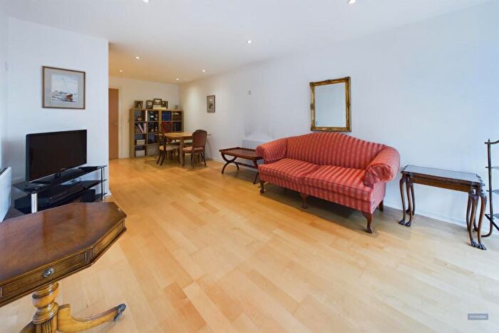 2 Bedroom Apartment For Sale In Sirocco, Channel Way, Southampton, SO14