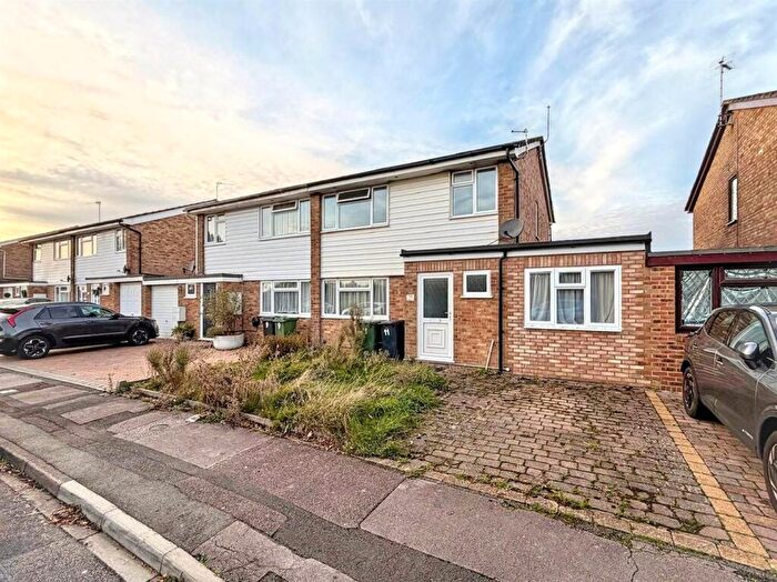 4 Bedroom Semi-Detached House For Sale In Chaffinch Road, Eastbourne, BN23